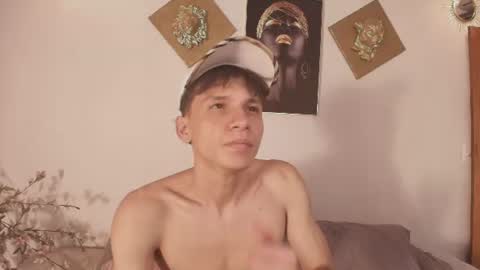 Snapshot of tebanmotato chatting on 07-23-26, 11:30 Teban Motato online show from 07-23-26, 11:30