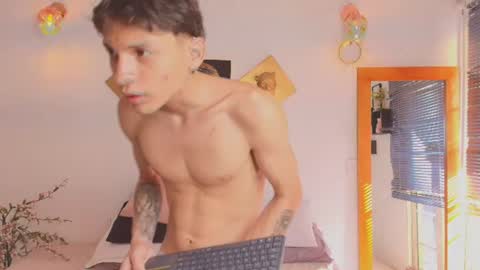Snapshot of tebanmotato chatting on 07-28-26, 12:48 Teban Motato online show from 07-28-26, 12:48
