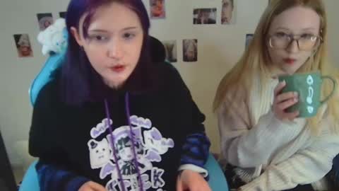 Snapshot of technical_face_powder_error chatting on 11-16-25, 01:06 technical_face_powder_error online show from 11-16-25, 01:06