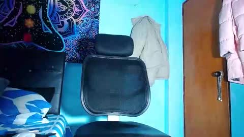 Charlee He online show from 02-10-26, 10:41