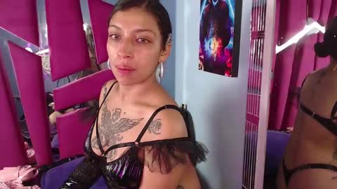 Snapshot of teeennaugthy18 chatting on 12-21-24, 03:25 Tayloor online show from 12-21-24, 03:25