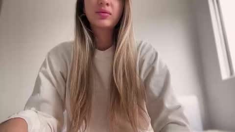 Amy No penetration Virgiin giirl online show from 11-03-25, 02:07