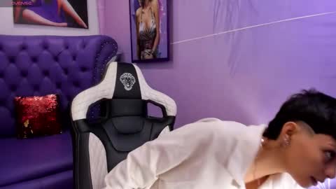 Snapshot of tefi_meow chatting on 09-19-25, 11:44 Stefani  online show from 09-19-25, 11:44