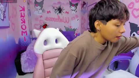 Snapshot of tefi_meow chatting on 10-25-25, 12:02 Stefani  online show from 10-25-25, 12:02