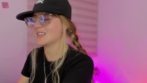 Snapshot of tekila__ chatting on 07-25-26, 11:24 tekila__ online show from 07-25-26, 11:24