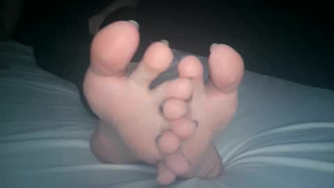 Viv West online show from 11-06-25, 04:24