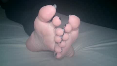 Viv West online show from 12-15-25, 04:39