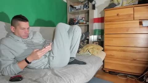 Snapshot of telepaticman chatting on 10-28-25, 02:37 Virg Lszl online show from 10-28-25, 02:37