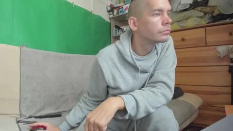 Snapshot of telepaticman chatting on 11-02-25, 01:24 Virg Lszl online show from 11-02-25, 01:24