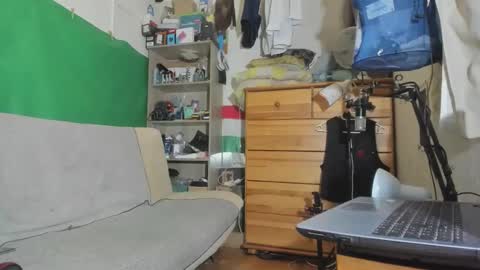 Snapshot of telepaticman chatting on 11-03-25, 04:30 Virg Lszl online show from 11-03-25, 04:30