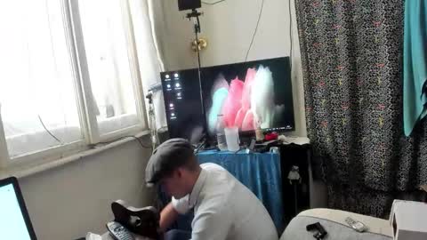 Snapshot of telepaticman chatting on 11-11-25, 11:21 Virg Lszl online show from 11-11-25, 11:21