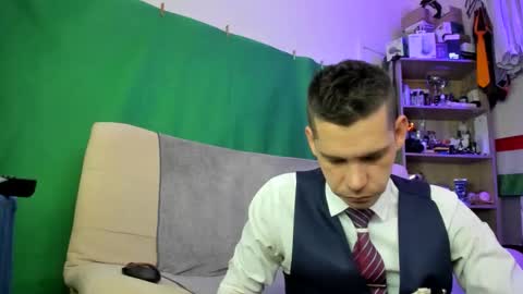 Snapshot of telepaticman chatting on 11-24-25, 09:31 Virg Lszl online show from 11-24-25, 09:31