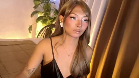 Snapshot of temptation_ashley chatting on 06-17-26, 09:01 temptation_ashley online show from 06-17-26, 09:01