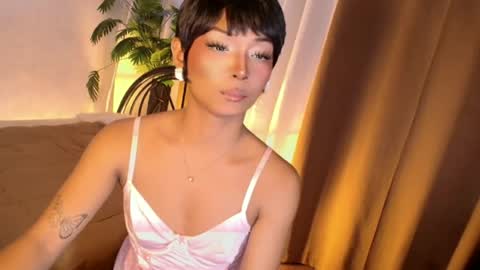 Snapshot of temptation_ashley chatting on 06-18-26, 01:48 temptation_ashley online show from 06-18-26, 01:48