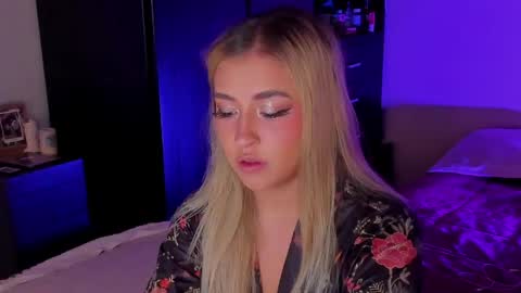 Sara online show from 04-24-26, 03:03