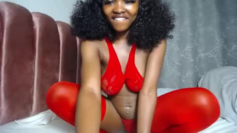 Snapshot of tempting_tiah chatting on 07-15-26, 03:45 tiah online show from 07-15-26, 03:45