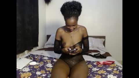 Snapshot of tempting_vibe chatting on 04-14-26, 04:02 tempting_vibe online show from 04-14-26, 04:02