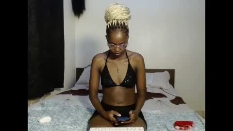 Snapshot of tempting_vibe chatting on 04-16-26, 01:50 tempting_vibe online show from 04-16-26, 01:50
