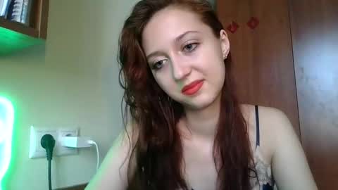 Snapshot of temptingvision chatting on 03-06-25, 10:09 temptingvision online show from 03-06-25, 10:09