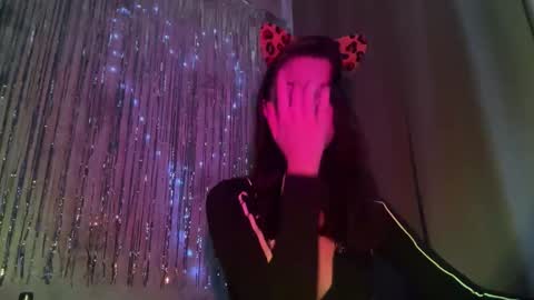 Snapshot of temptingvision chatting on 12-21-25, 10:11 temptingvision online show from 12-21-25, 10:11