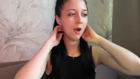 Snapshot of temptingvision chatting on 05-16-26, 10:36 temptingvision online show from 05-16-26, 10:36