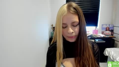 Snapshot of temptressweet chatting on 07-01-26, 09:58 Scar online show from 07-01-26, 09:58