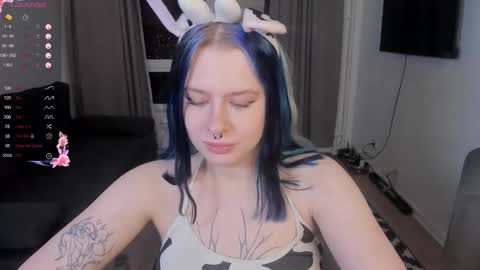 Snapshot of tender__kitty chatting on 02-01-26, 03:21 Sue online show from 02-01-26, 03:21