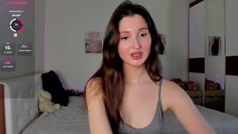 Snapshot of tender_babyy chatting on 12-25-24, 02:23 Sexy girl Li online show from 12-25-24, 02:23