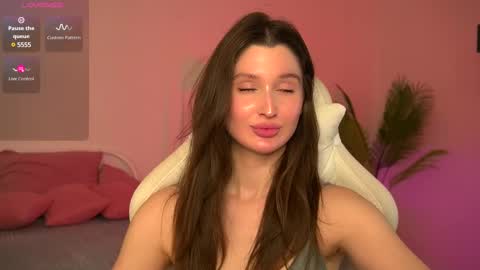 Snapshot of tender_babyy chatting on 02-21-25, 08:07 Sexy girl Li online show from 02-21-25, 08:07