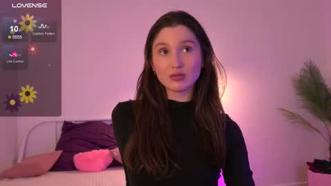 Snapshot of tender_babyy chatting on 10-10-25, 12:37 Sexy girl Li online show from 10-10-25, 12:37