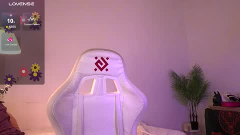 Amina online show from 12-04-25, 10:02