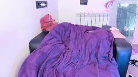 Kira online show from 03-31-26, 08:48