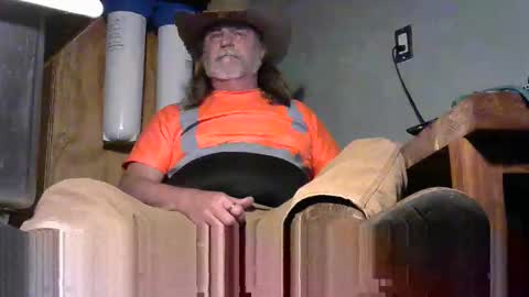 Tennredneck online show from 11-20-25, 03:18