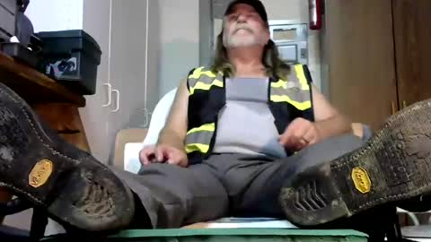 Snapshot of tennredneck chatting on 07-21-26, 01:30 Tennredneck online show from 07-21-26, 01:30