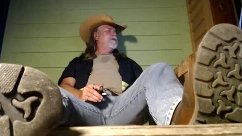 Snapshot of tennredneck chatting on 07-28-26, 02:40 Tennredneck online show from 07-28-26, 02:40