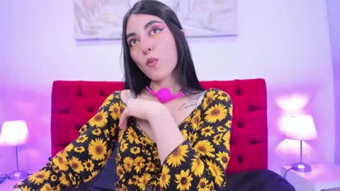 Snapshot of teresa_moon chatting on 12-04-24, 08:07  TERESA  Give me a good rating if you enjoy my show  online show from 12-04-24, 08:07