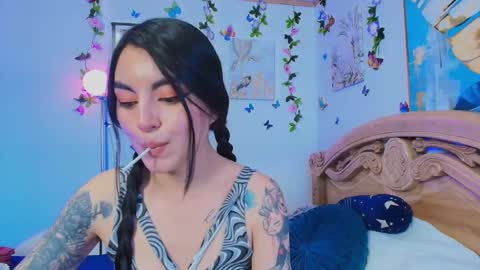 Snapshot of teresa_moon chatting on 09-20-25, 05:47  TERESA  Give me a good rating if you enjoy my show  online show from 09-20-25, 05:47