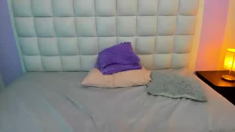 Teresa online show from 09-24-25, 02:09