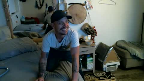 Axle online show from 02-09-25, 01:25