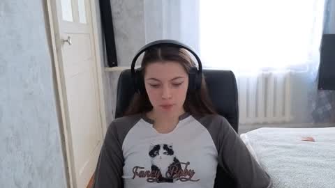 Anny Simpson online show from 12-23-25, 06:00