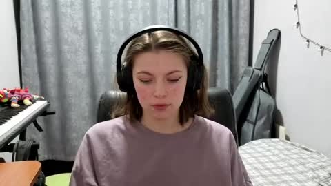 Anny Simpson online show from 04-24-26, 08:22