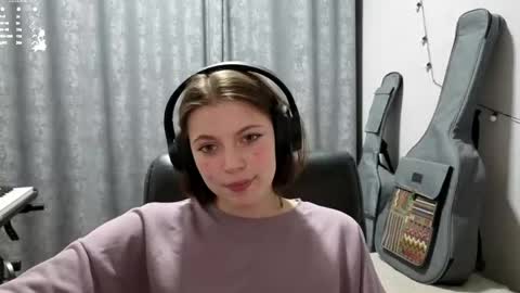 Snapshot of terranaufzinger chatting on 05-05-26, 08:17 Anny Simpson online show from 05-05-26, 08:17