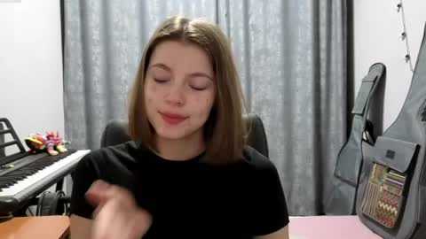 Snapshot of terranaufzinger chatting on 05-13-26, 08:16 Anny Simpson online show from 05-13-26, 08:16