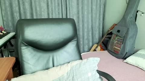 Snapshot of terranaufzinger chatting on 05-20-26, 08:09 Anny Simpson online show from 05-20-26, 08:09