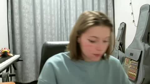Snapshot of terranaufzinger chatting on 05-22-26, 07:19 Anny Simpson online show from 05-22-26, 07:19