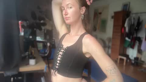 Snapshot of terraworship chatting on 09-25-25, 04:00 Terra Worship Findomme online show from 09-25-25, 04:00