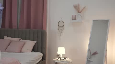 Tessa online show from 12-21-25, 02:13