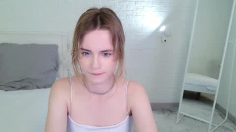 tessa_shy_ online show from 05-20-26, 02:01