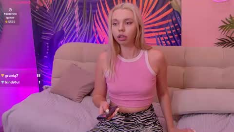 Snapshot of tessaadora chatting on 07-28-26, 02:13 Tessa online show from 07-28-26, 02:13
