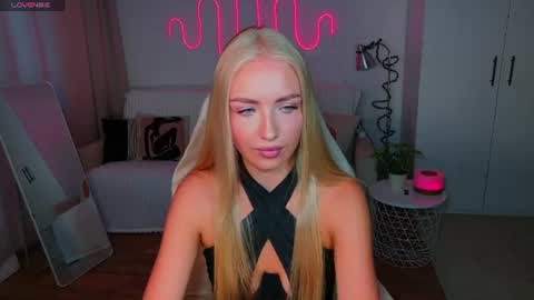 TessaHamilton online show from 06-25-26, 02:21